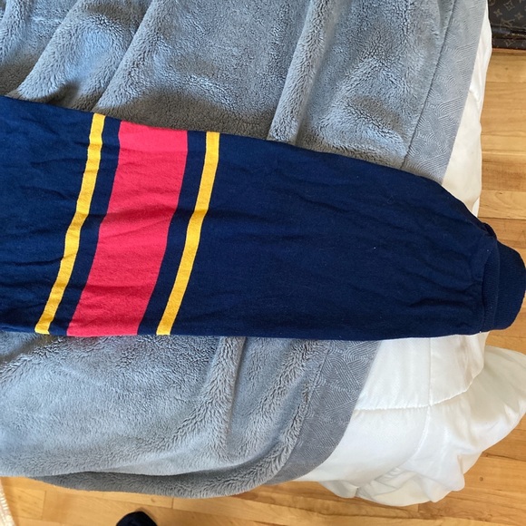 Queens University cropped long sleeve polo - Picture 2 of 4